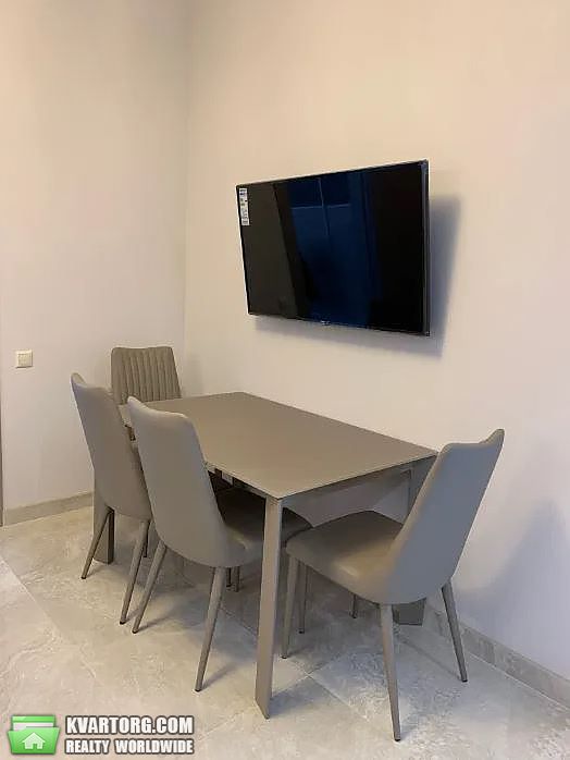 Rent out 1-room apartment. Киев, Евгения Коновальца — photo 3