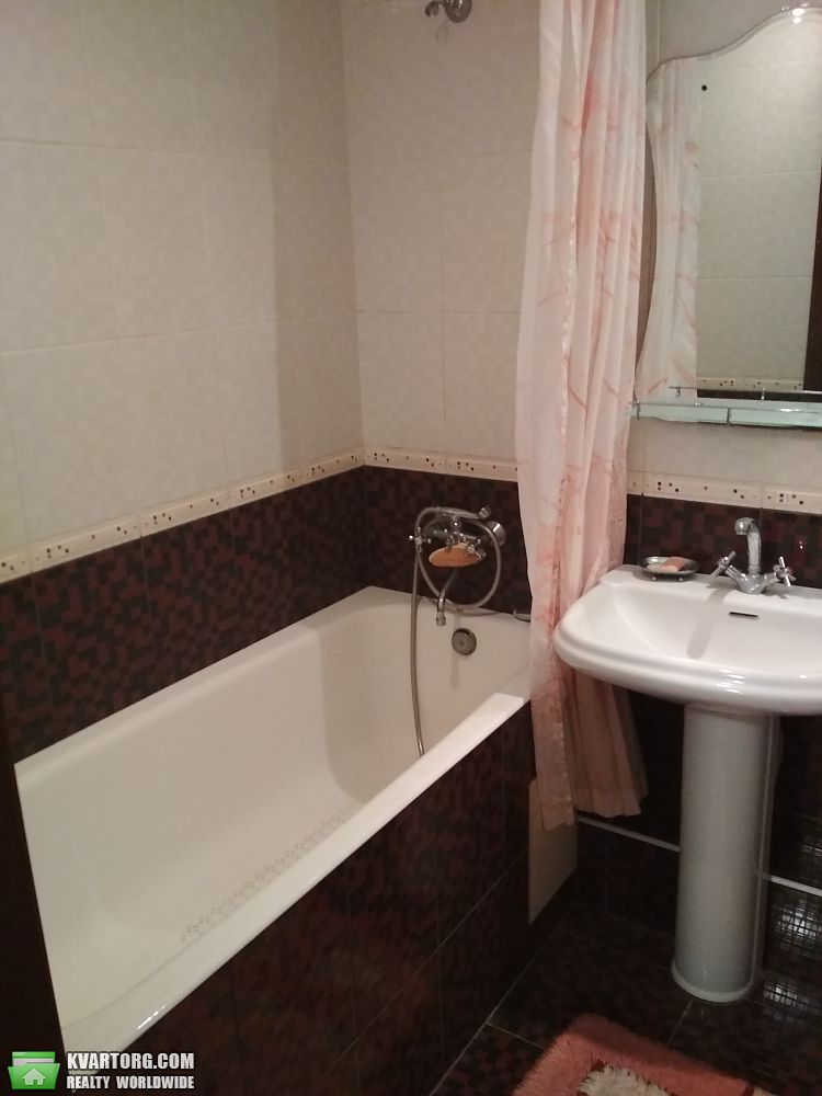 Rent out 1-room apartment. Киев,  Стадионная — photo 6