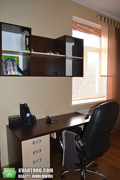 Sell 4-room apartment. Днепропетровск, Октябрьская пл. — photo 7