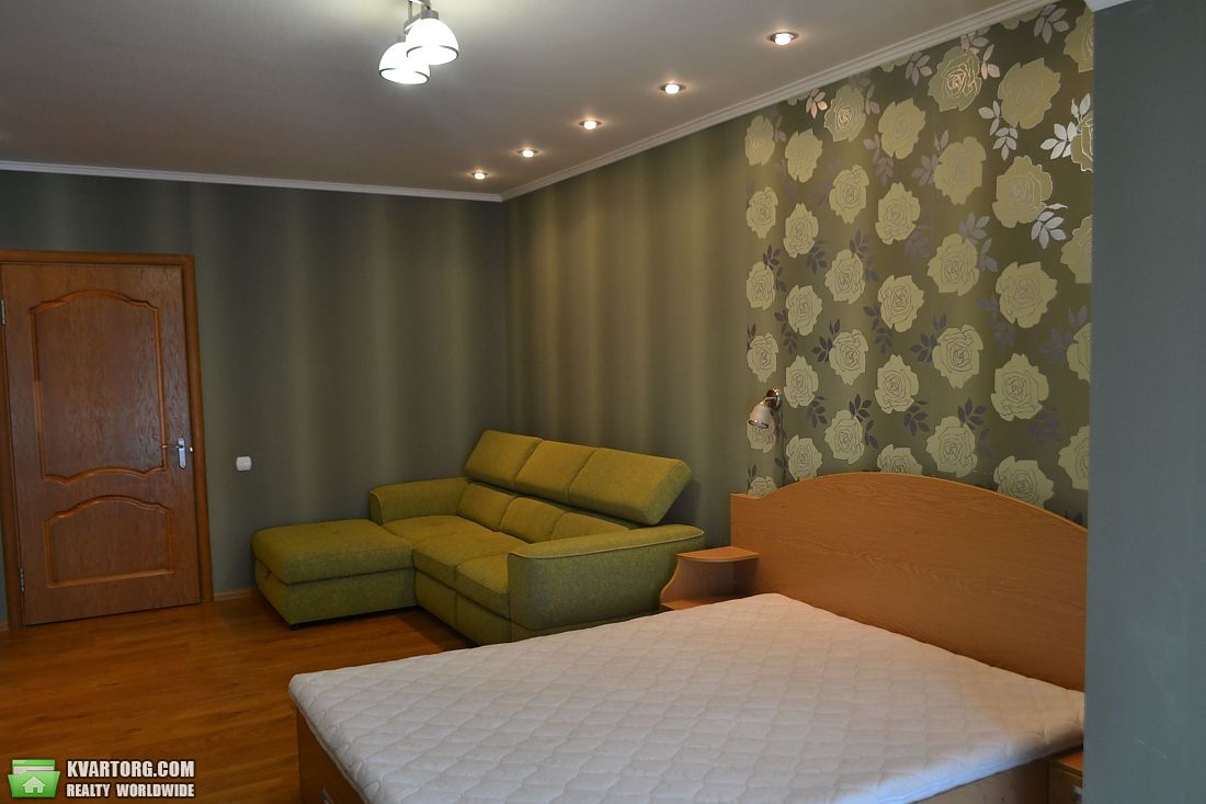 Rent out 3-room apartment. Киев,  Ломоносова — photo 3