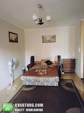 Rent out 2-room apartment. Киев, Соборности проспект — photo 6