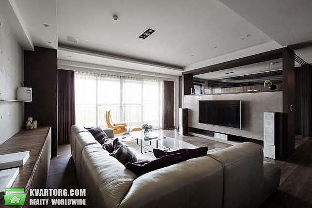 Rent out 3-room apartment. Киев,  Жилянская — photo 1