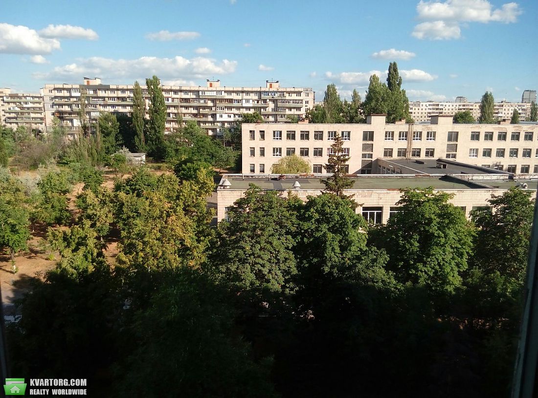 Sell 3-room apartment. Киев,  Серафимовича — photo 1