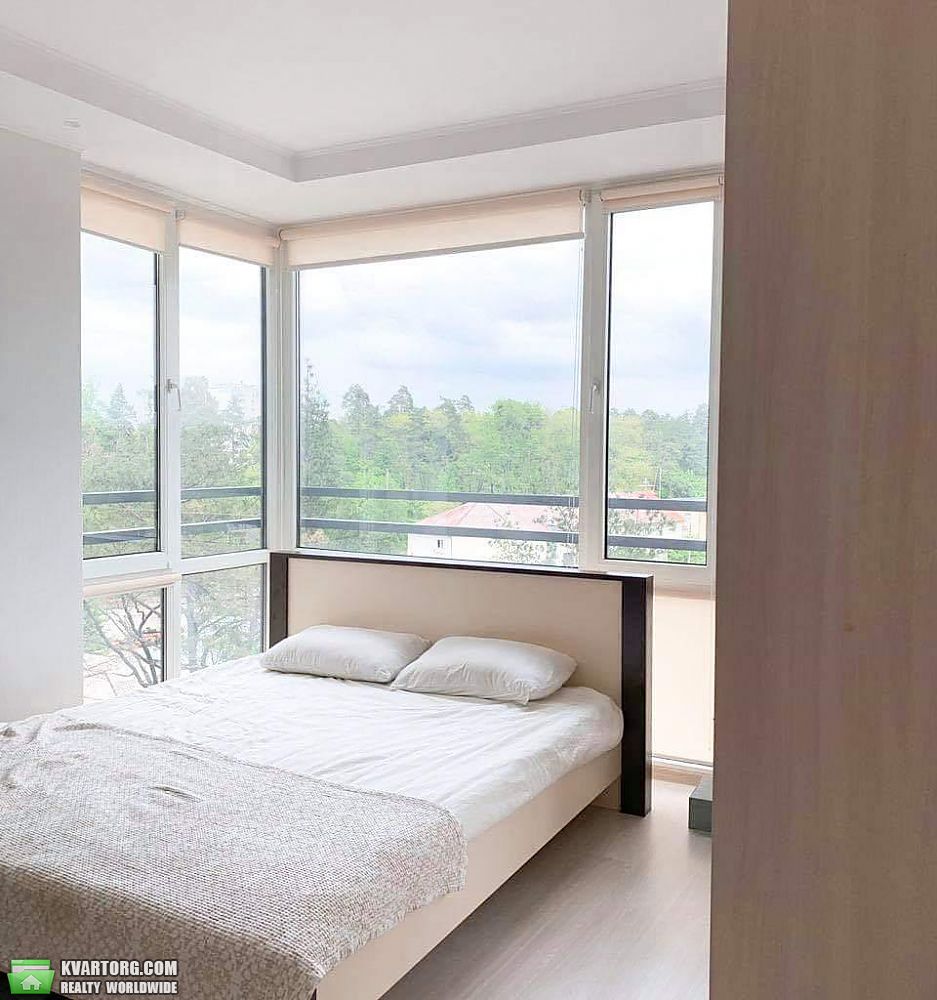 Rent out 2-room apartment. Киев,  Петрицкого — photo 4