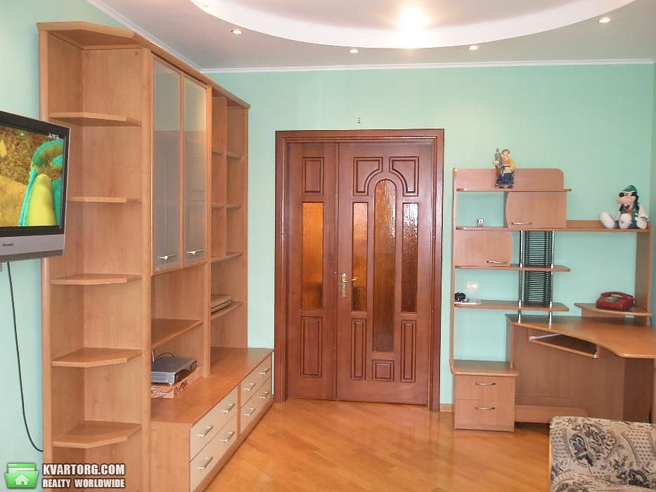 Rent out 1-room apartment. Киев,  Верховинная — photo 1