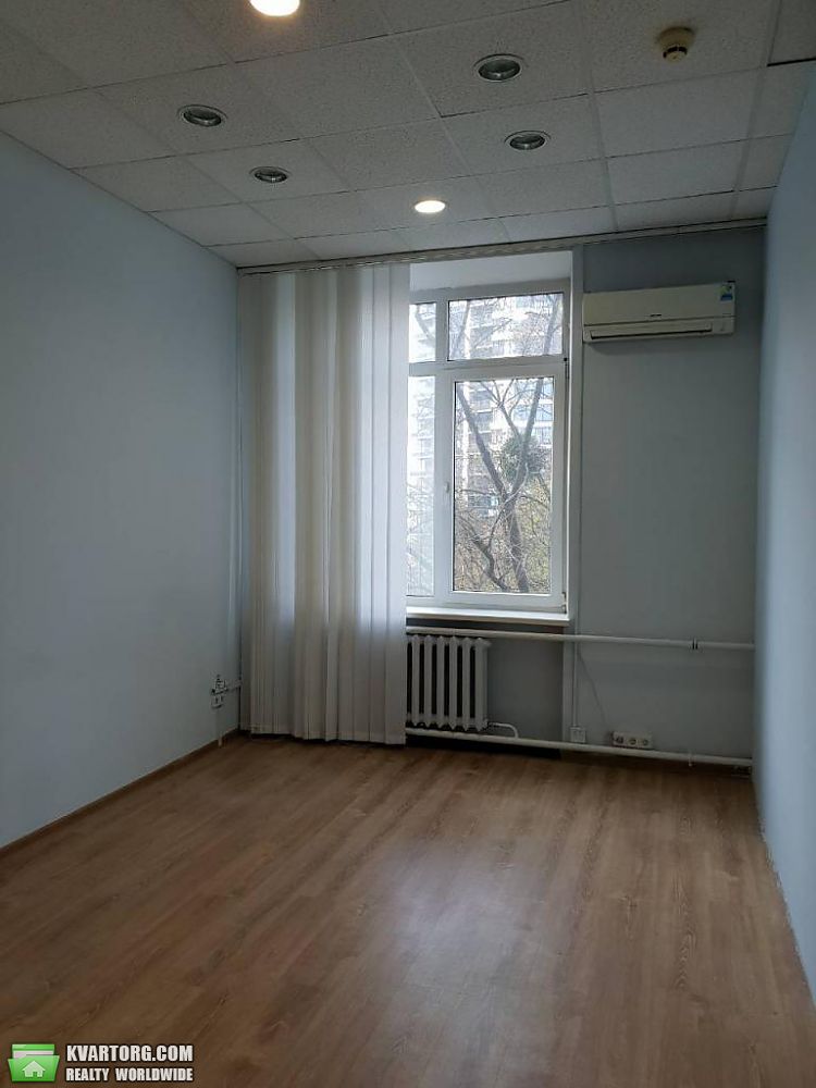 Rent out office. Киев, Коновальца — photo 1