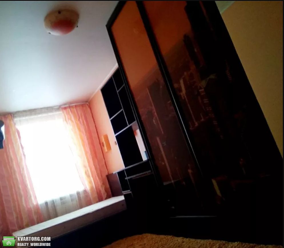 Rent out 2-room apartment. Киев,  Салютная — photo 5