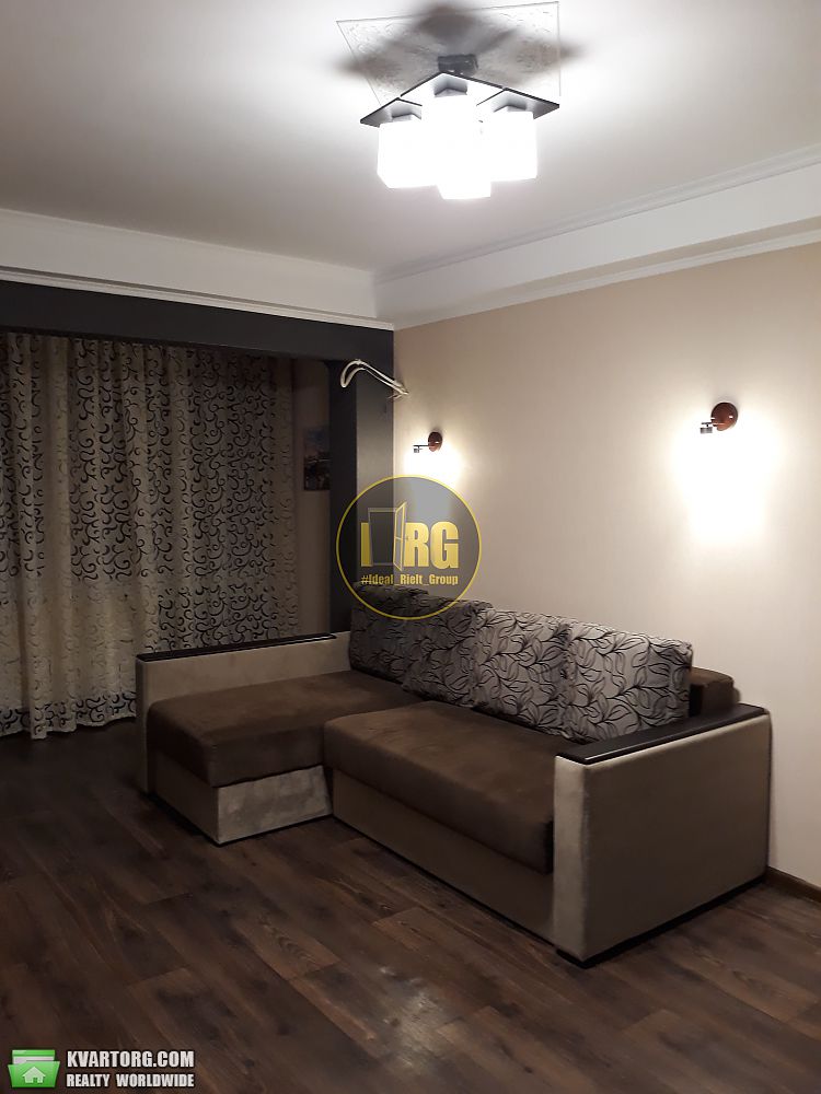 Rent out 1-room apartment. Киев,  Семьи Хохловых — photo 4