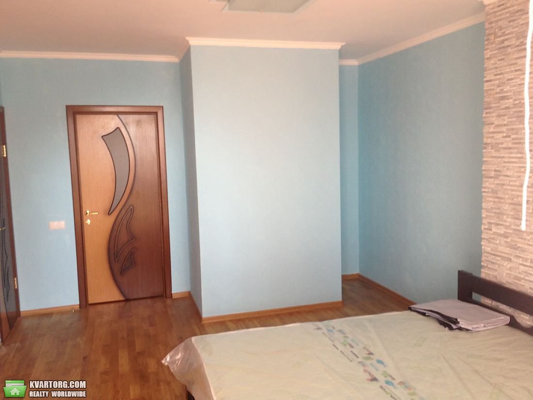 Rent out 3-room apartment. Киев,  Ревуцкого — photo 10