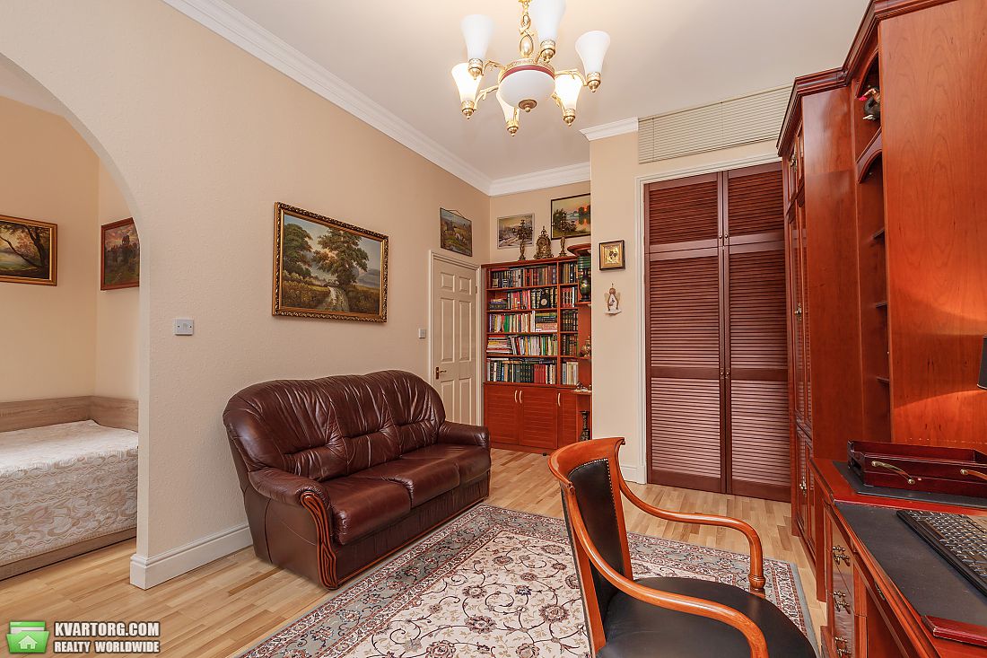 Rent out 3-room apartment. Киев,  Круглоуниверситетская — photo 4