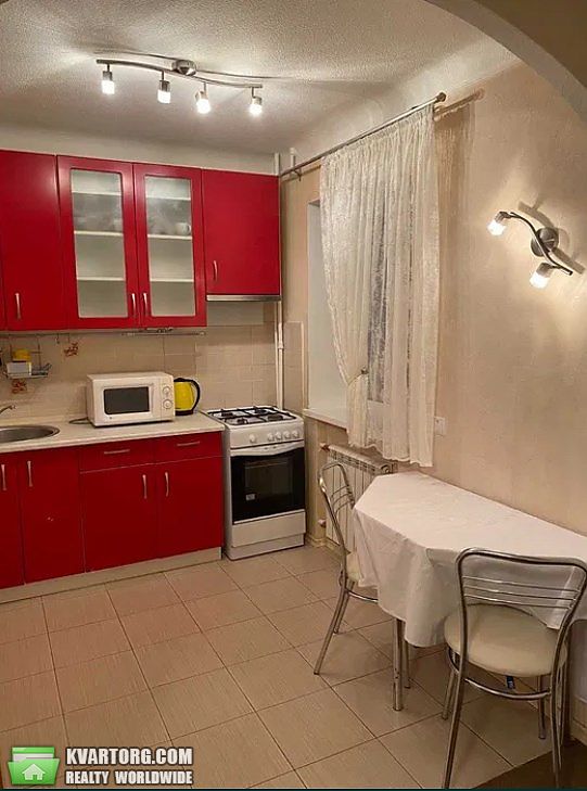 Rent out 1-room apartment. Киев,  Печерский спуск — photo 1