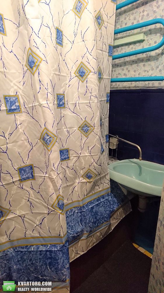 Rent out 2-room apartment. Киев,  Запорожца — photo 3