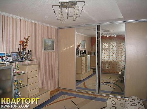 Rent out 3-room apartment. Киев,  Салютная — photo 2