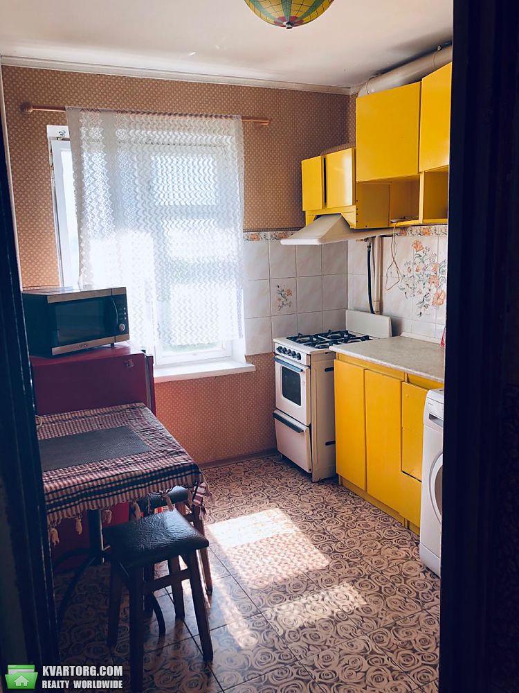 Rent out 1-room apartment. Киев, Баггоутовская — photo 3