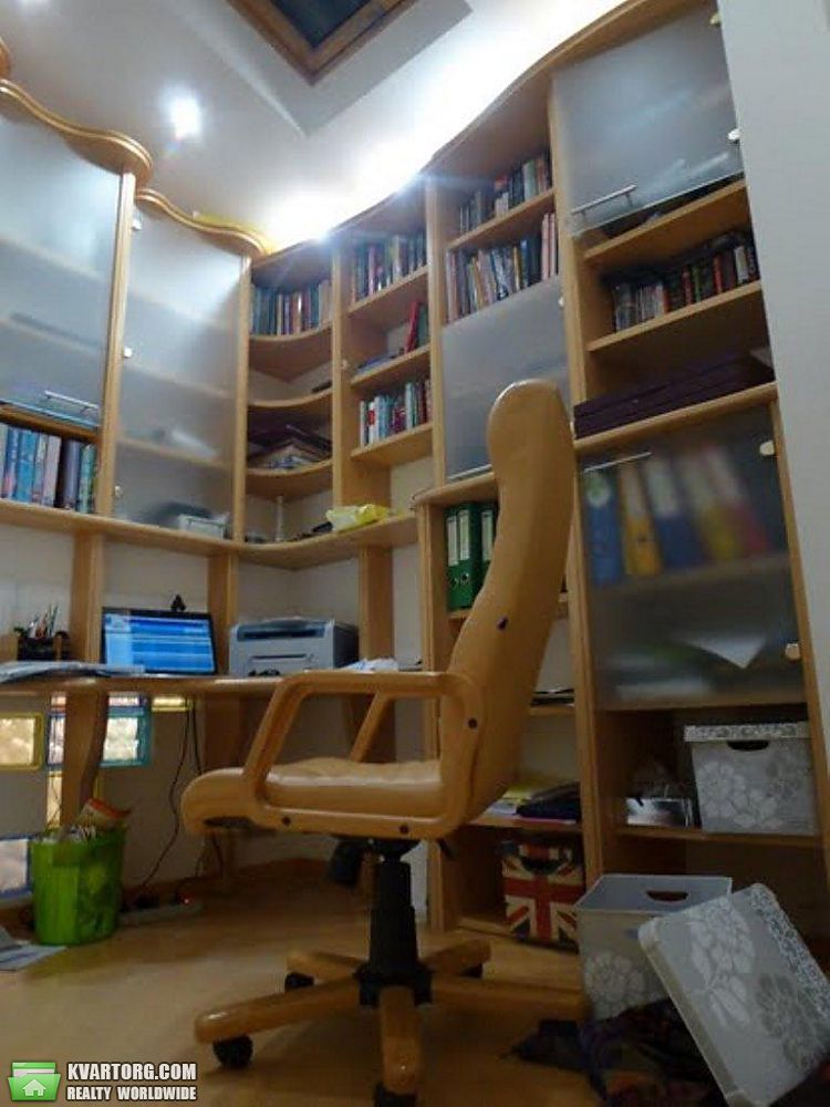 Rent out 4-room apartment. Киев,  Константиновская — photo 9