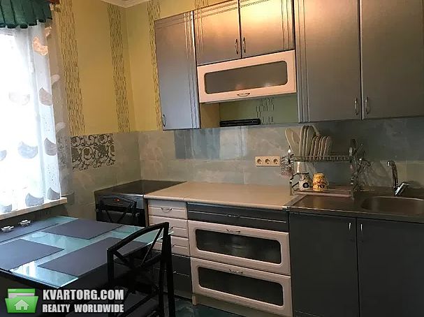 Rent out 2-room apartment. Киев, Олейника — photo 10