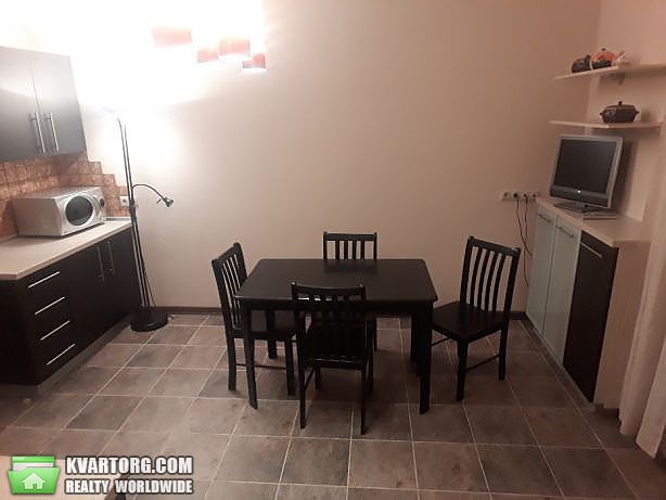 Rent out 3-room apartment. Киев,  Щорса — photo 2