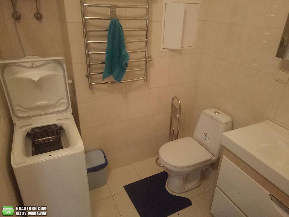 Rent out 1-room apartment. Киев, Евгения Коновальца — photo 4