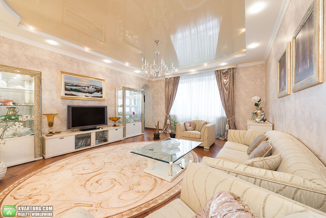 Sell 4-room apartment. Киев,  Вышгородская — photo 1