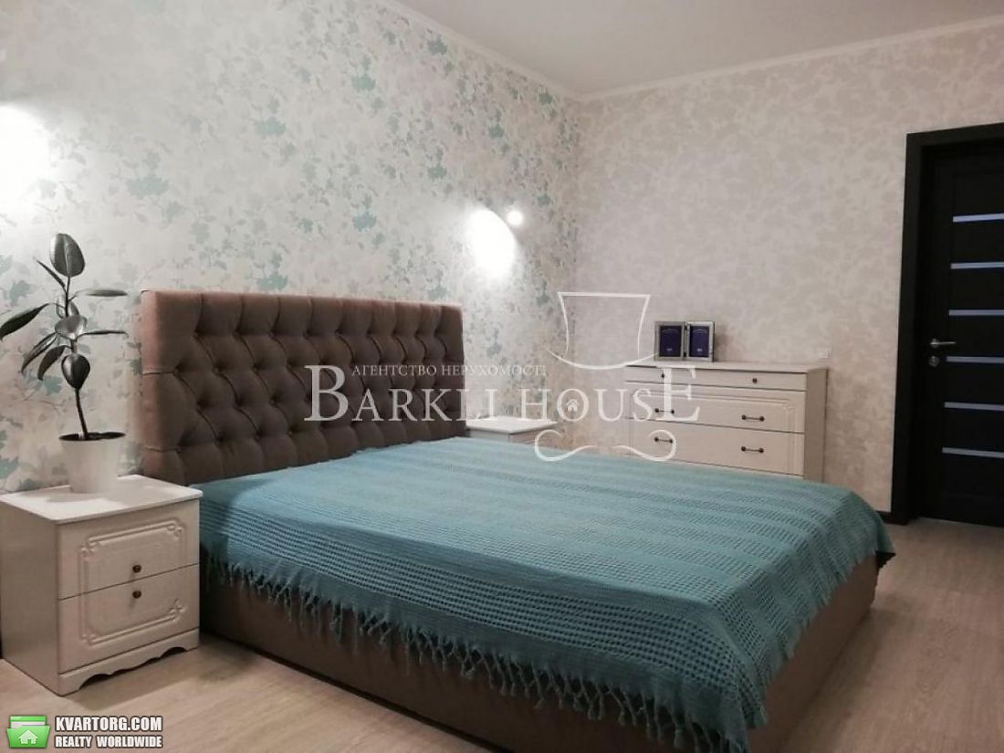 Rent out 3-room apartment. Киев, Регенераторная — photo 4