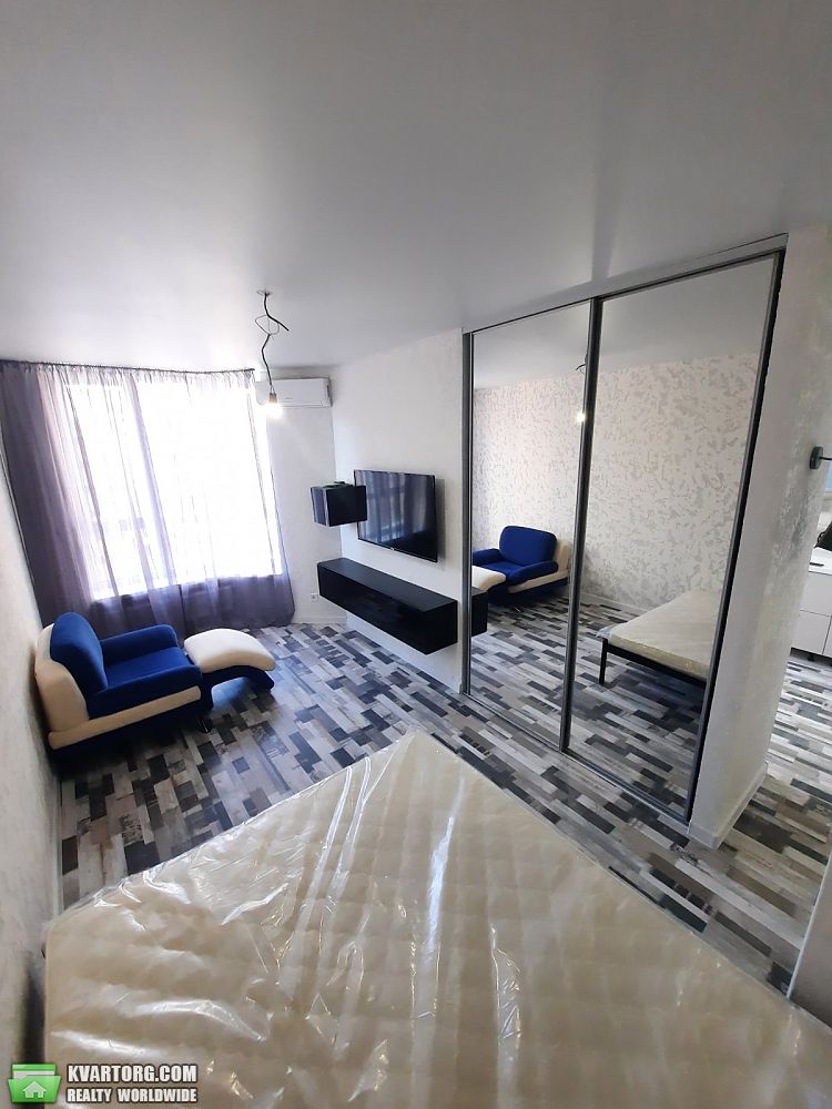Sell 1-room apartment. Киев,  Мира пр — photo 4