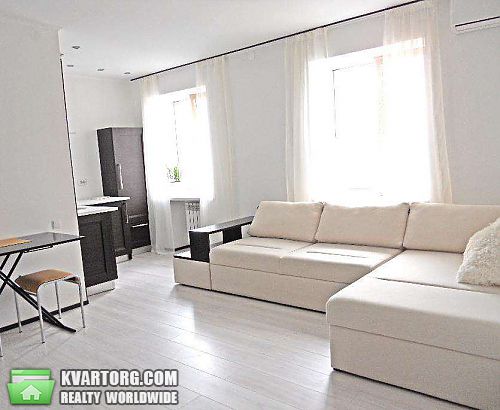 Rent out 2-room apartment. Киев,  Смелянская — photo 1