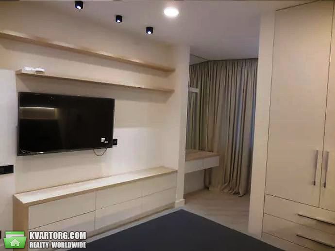 Rent out 3-room apartment. Киев,  Антоновича — photo 6