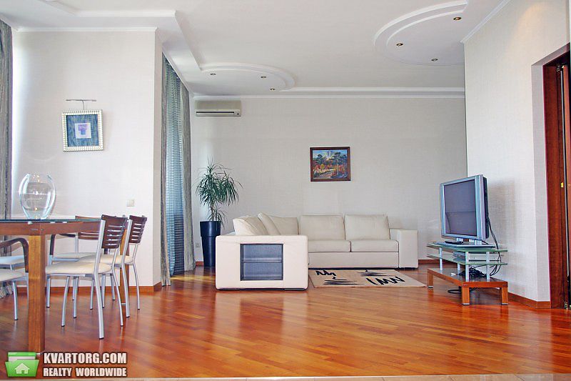 Rent out 4-room apartment. Киев,  Леси Украинки бул — photo 1