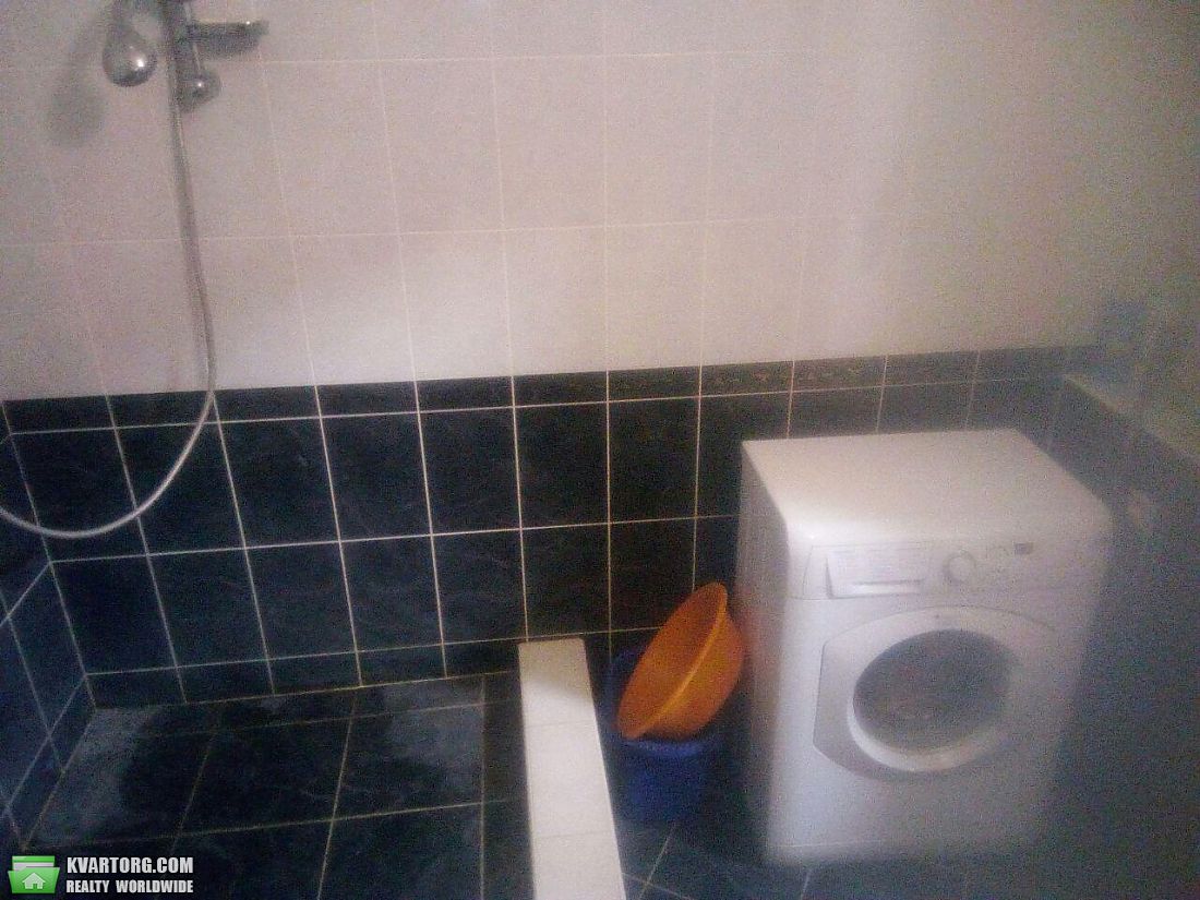 Rent out 2-room apartment. Киев,  Чавдар — photo 4