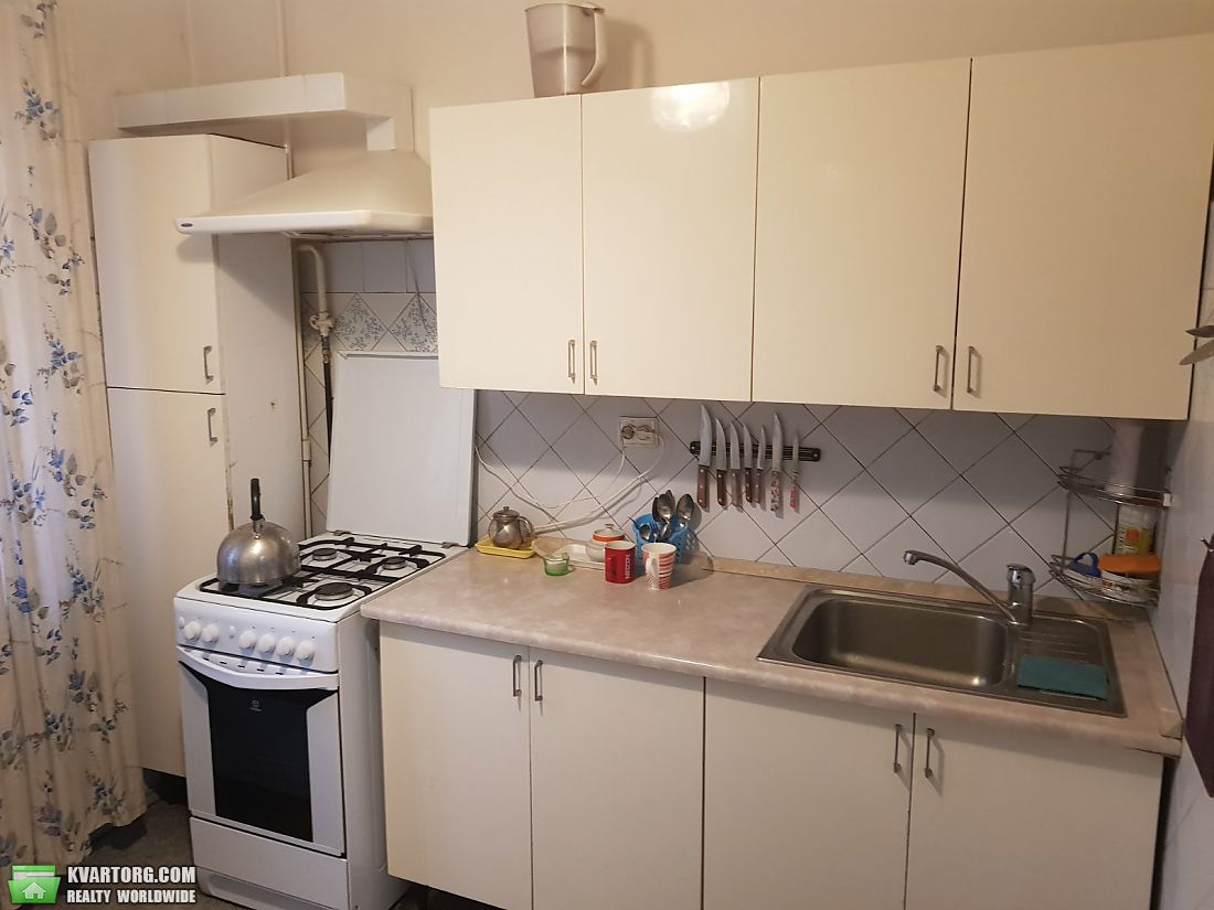 Rent out 2-room apartment. Киев, Зои Гайдай — photo 1