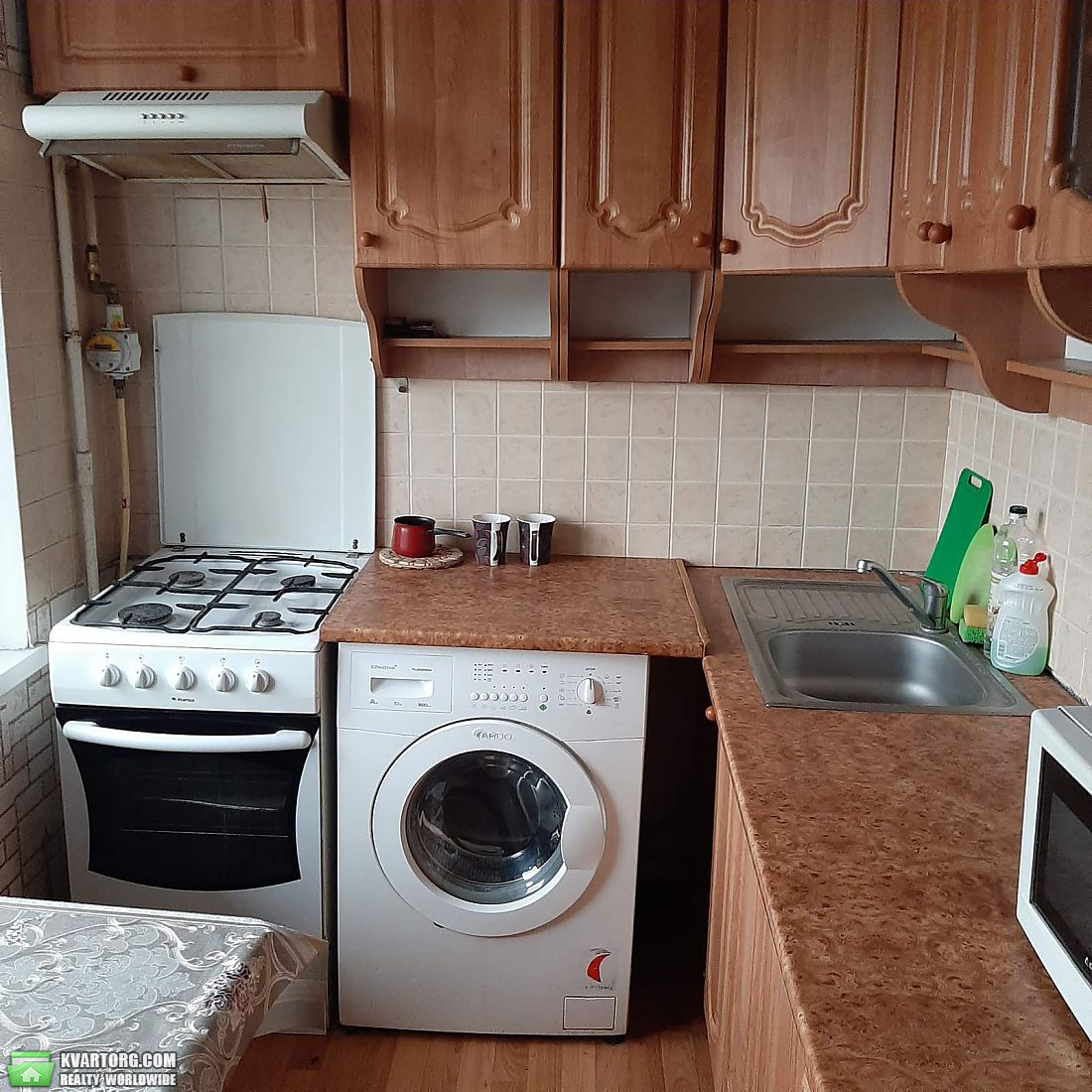 Rent out 3-room apartment. Киев,  Чернобыльская — photo 1
