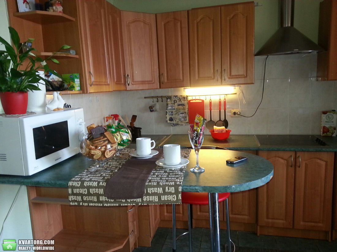 Rent out 2-room apartment. Киев, Радунская — photo 5