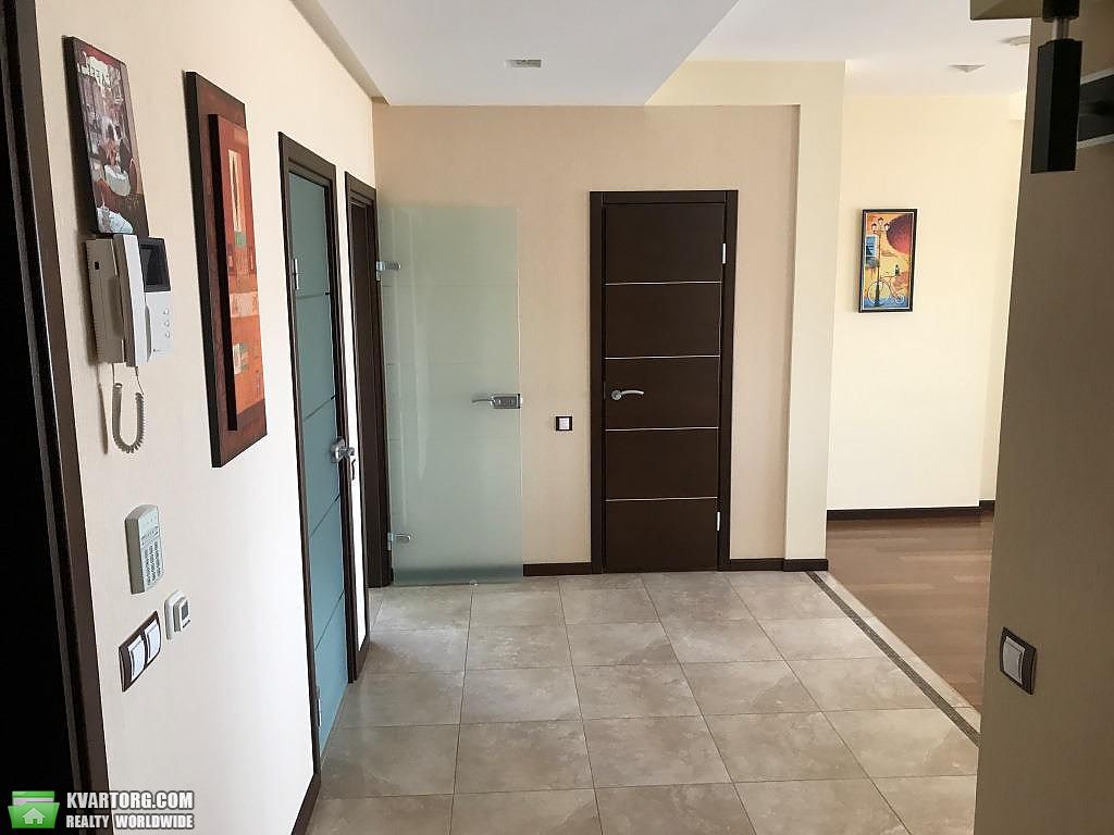 Rent out 3-room apartment. Киев,  Шевченко бул — photo 5