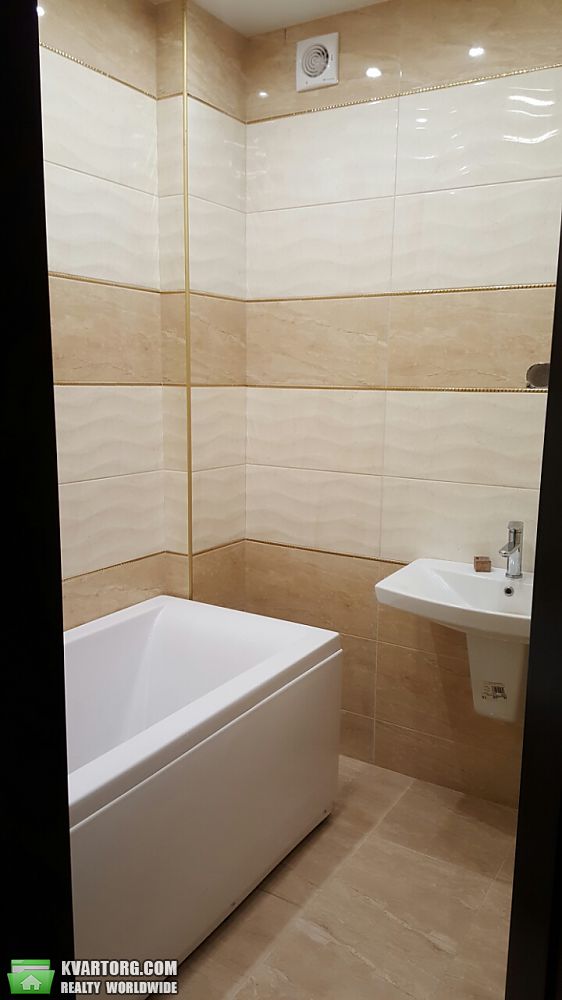 Rent out 2-room apartment. Киев,  Петропавловская — photo 7