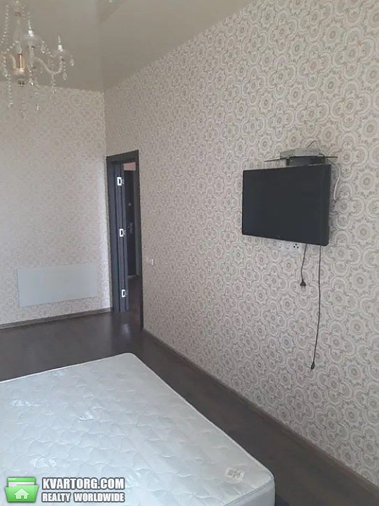 Rent out 1-room apartment. Киев,  Жилянская — photo 7