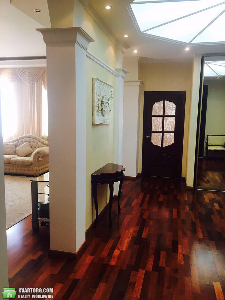 Rent out 4-room apartment. Киев,  Старонаводницкая — photo 8