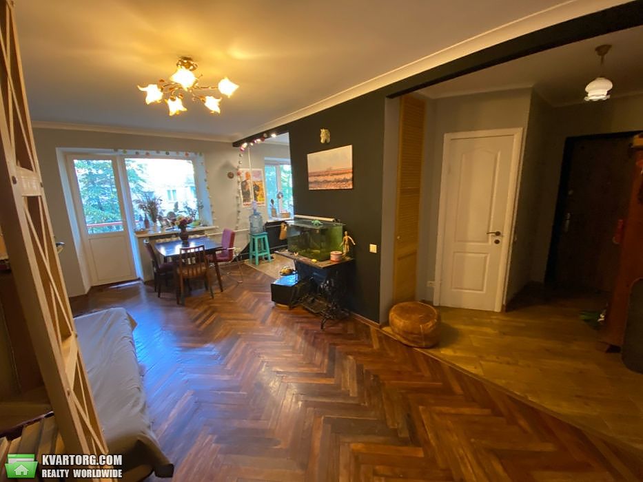 Sell 3-room apartment. Киев,  Салютная — photo 1