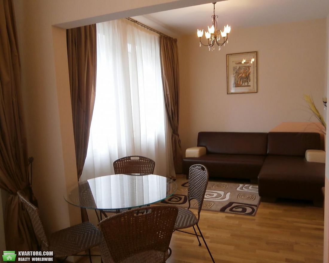 Rent out 2-room apartment. Киев,  Юрковская — photo 1