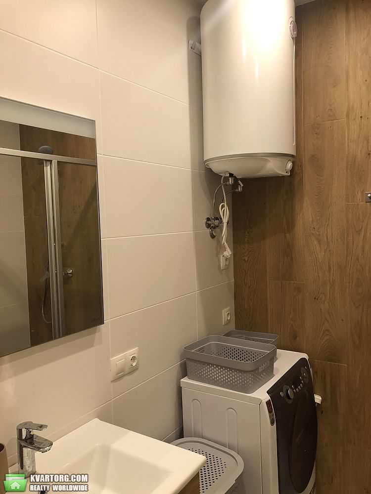 Rent out 2-room apartment. Киев,  Просвещения — photo 8