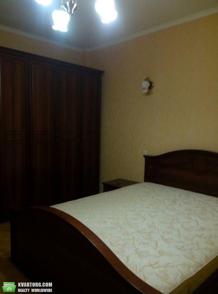Rent out 2-room apartment. Киев, Раисы Окипной — photo 3