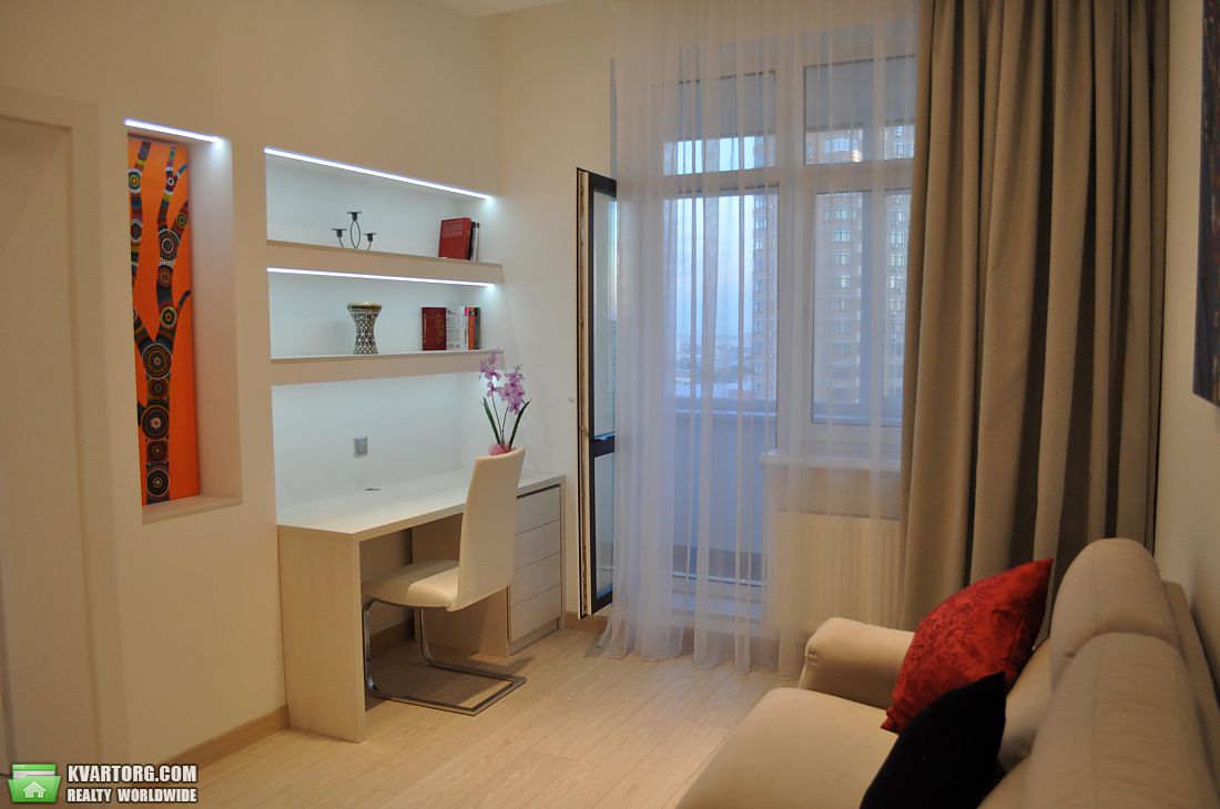 Rent out 3-room apartment. Киев,  Щорса — photo 7