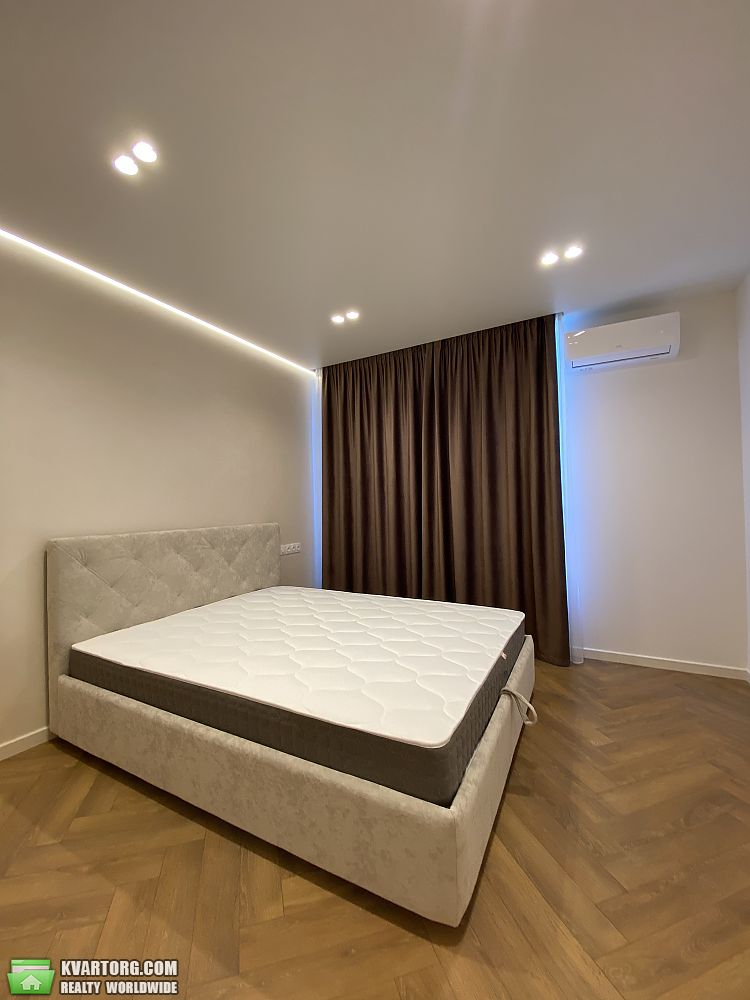 Rent out 2-room apartment. Киев, Салютна — photo 7