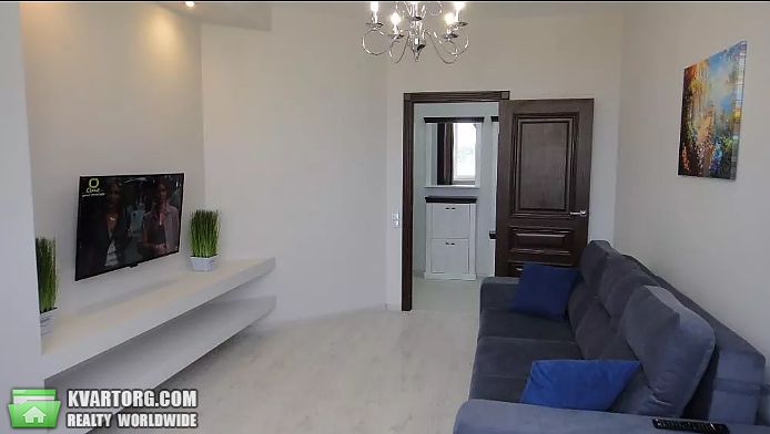 Rent out 2-room apartment. Киев,  Мира пр — photo 2