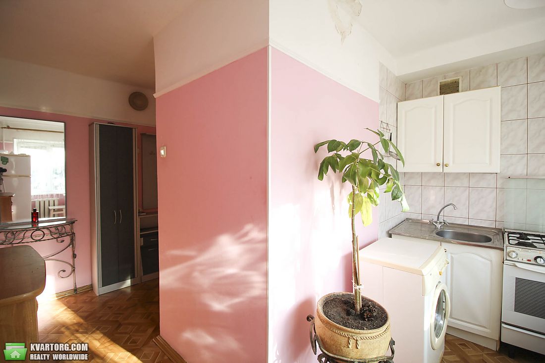 Sell 2-room apartment. Киев, Дарницкий бульвар 11 — photo 10