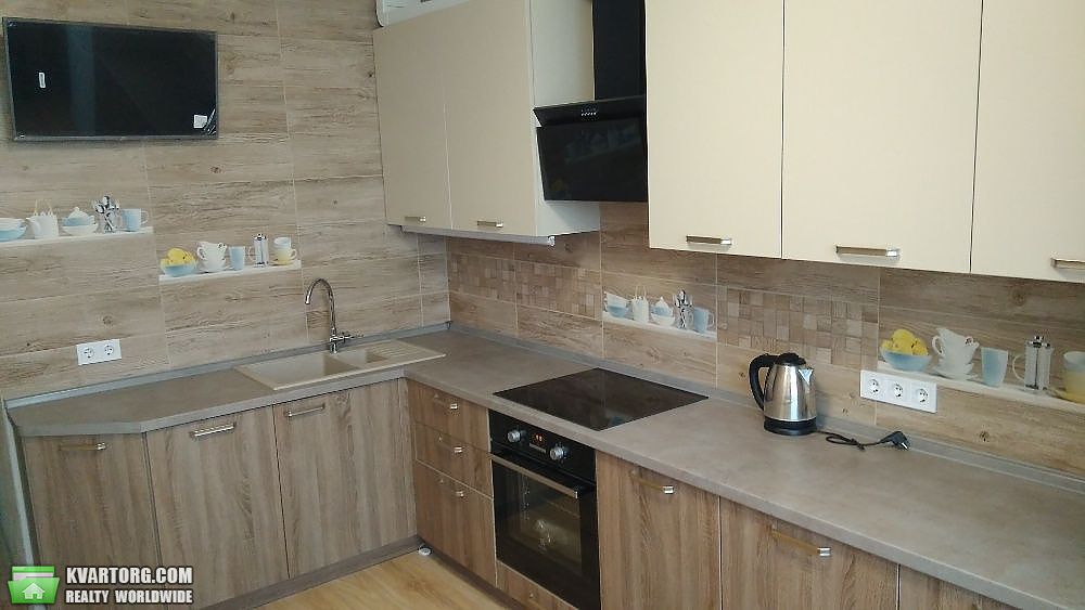 Rent out 1-room apartment. Киев,  Феодосийская — photo 1