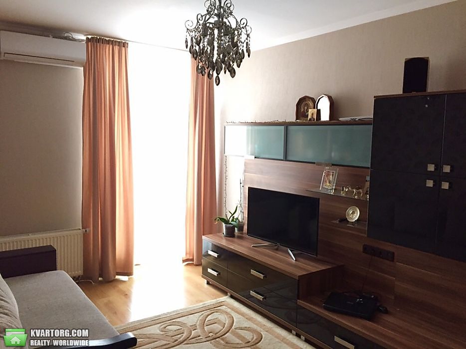 Rent out 1-room apartment. Киев, Регенераторная ул. — photo 1