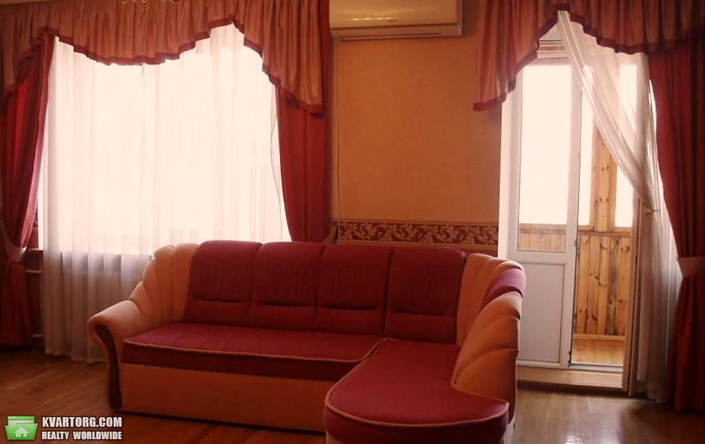Rent out 3-room apartment. Киев,  Туровская — photo 1