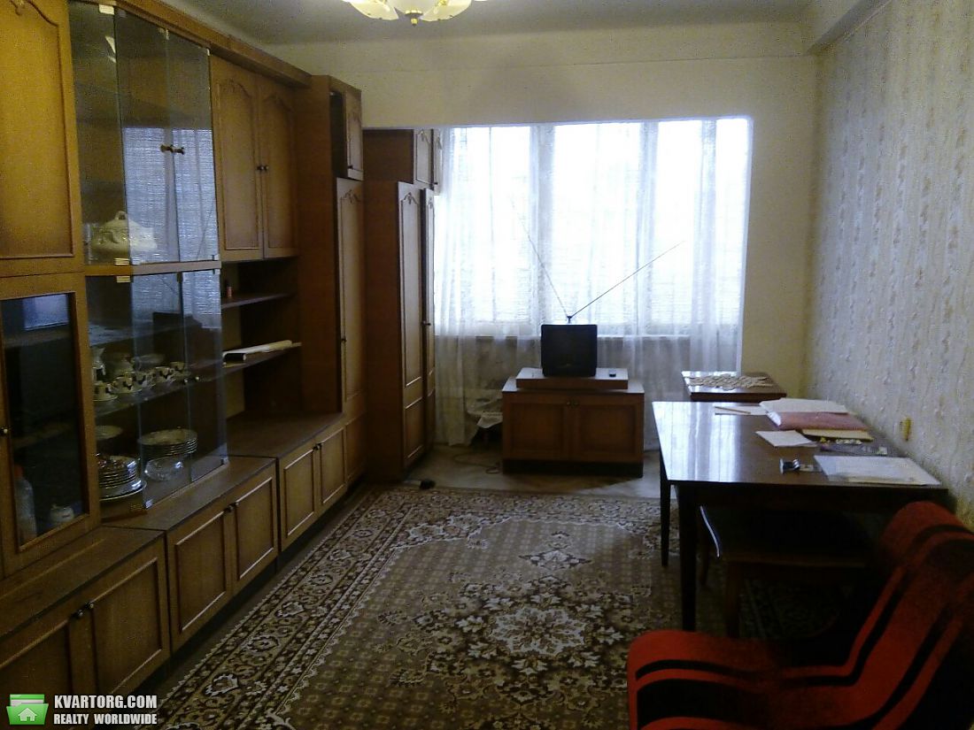 Rent out 2-room apartment. Киев,  Татарская — photo 1