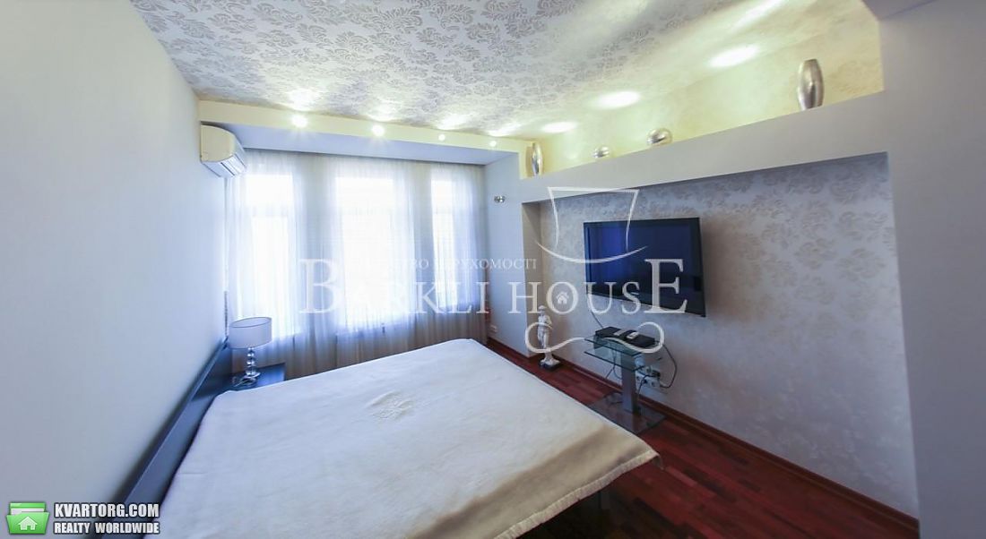 Rent out 3-room apartment. Киев,  Паньковская — photo 10