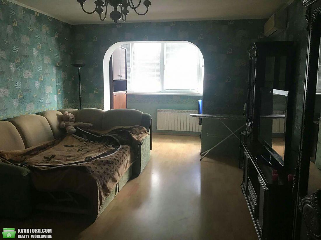 Rent out 2-room apartment. Киев,  Бажана — photo 1